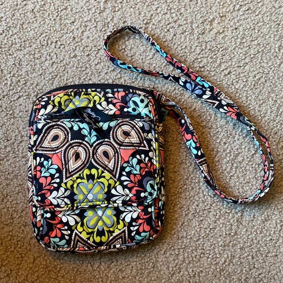 Vera Bradley Handbags - Vera Bradley Small Crossbody